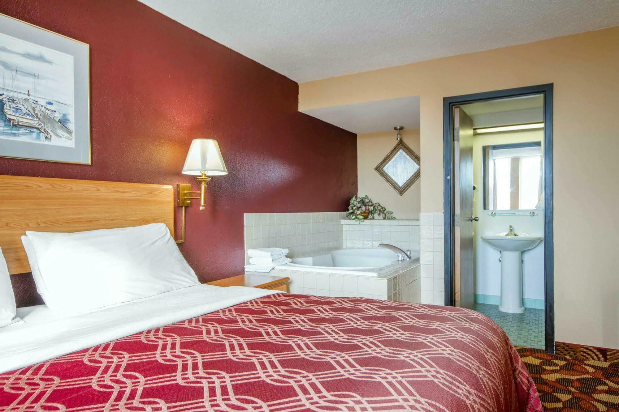 Econo Lodge Sheboygan Esterno foto