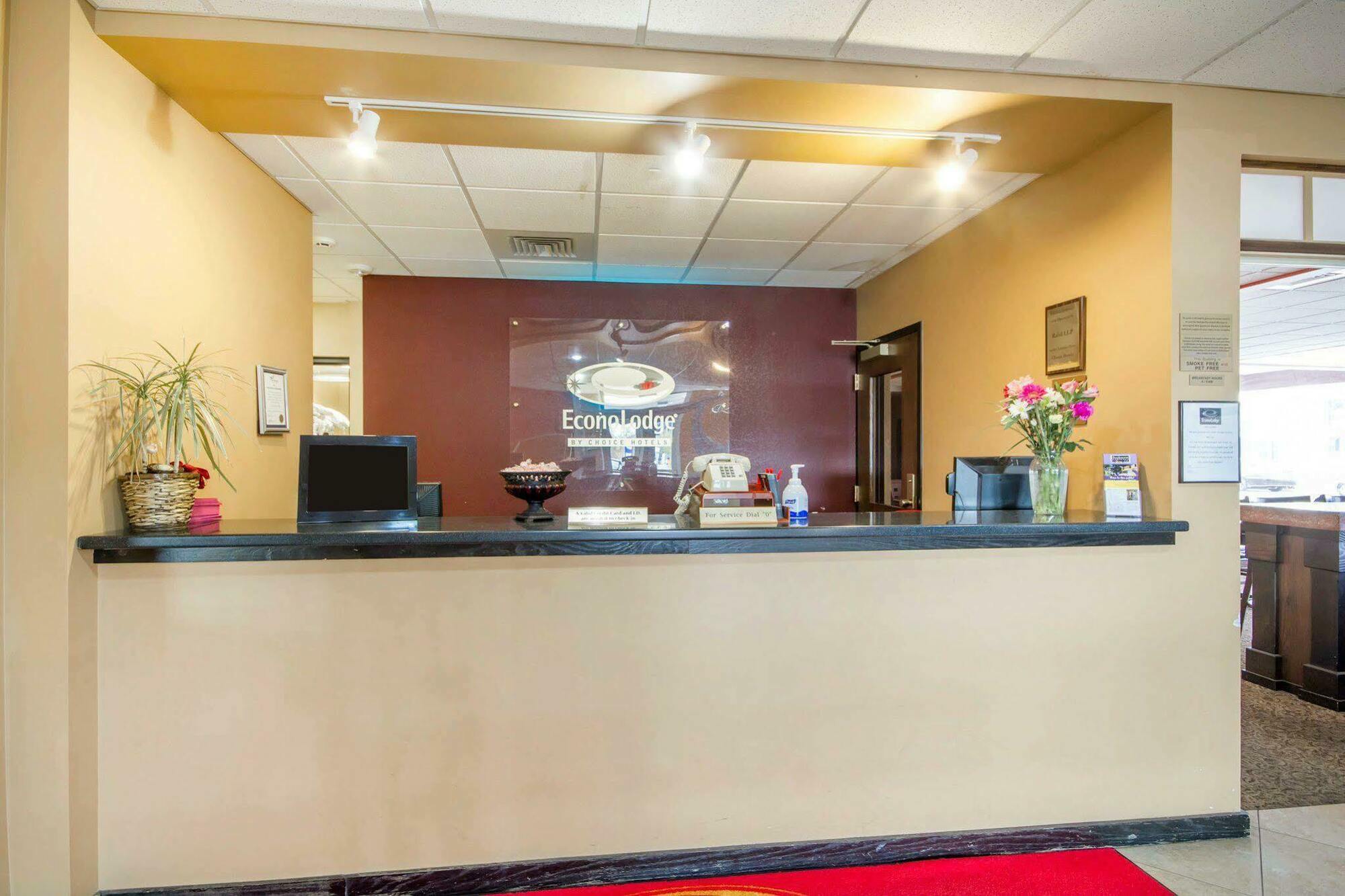 Econo Lodge Sheboygan Esterno foto